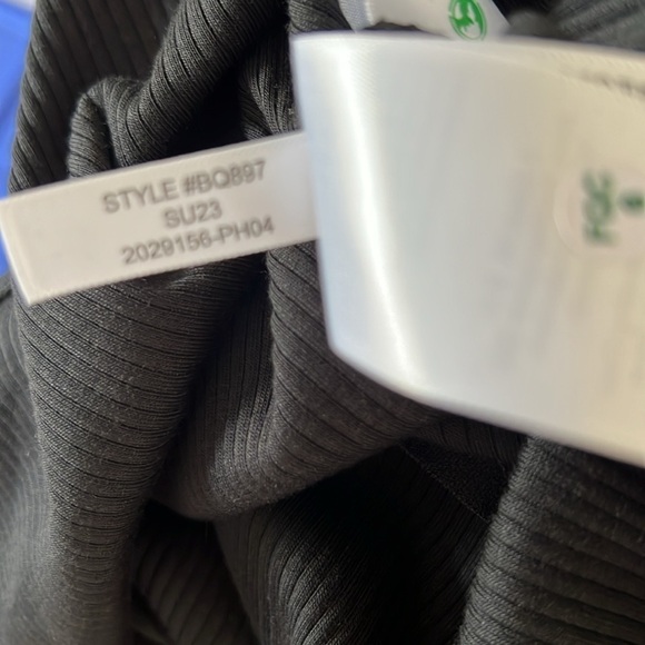 J Crew Black Rib Knit Sleeveless Scoop Neck Tank Top With Shelf Bra Size XXL - Picture 7 of 9